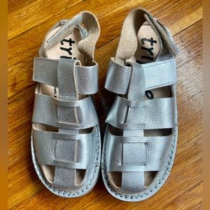 Trippen silver leather shoes with suede interior - size 39 (runs big)